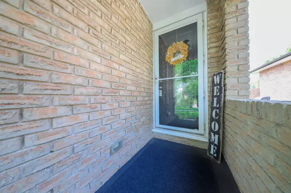 St. Catharines, ON L2P 1A7,42 Seymour AVE