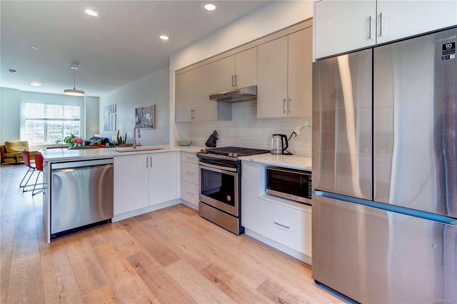 Colwood, BC V9C 0P7,3501 Dunlin St #103
