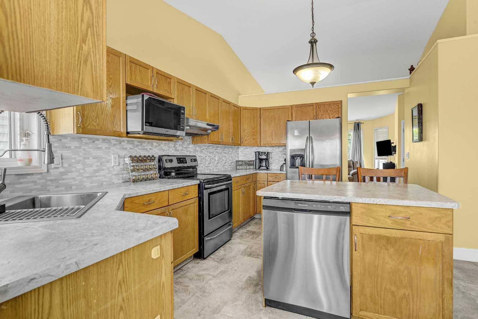 Grande Prairie, AB T8W 2J8,8010 107 ST