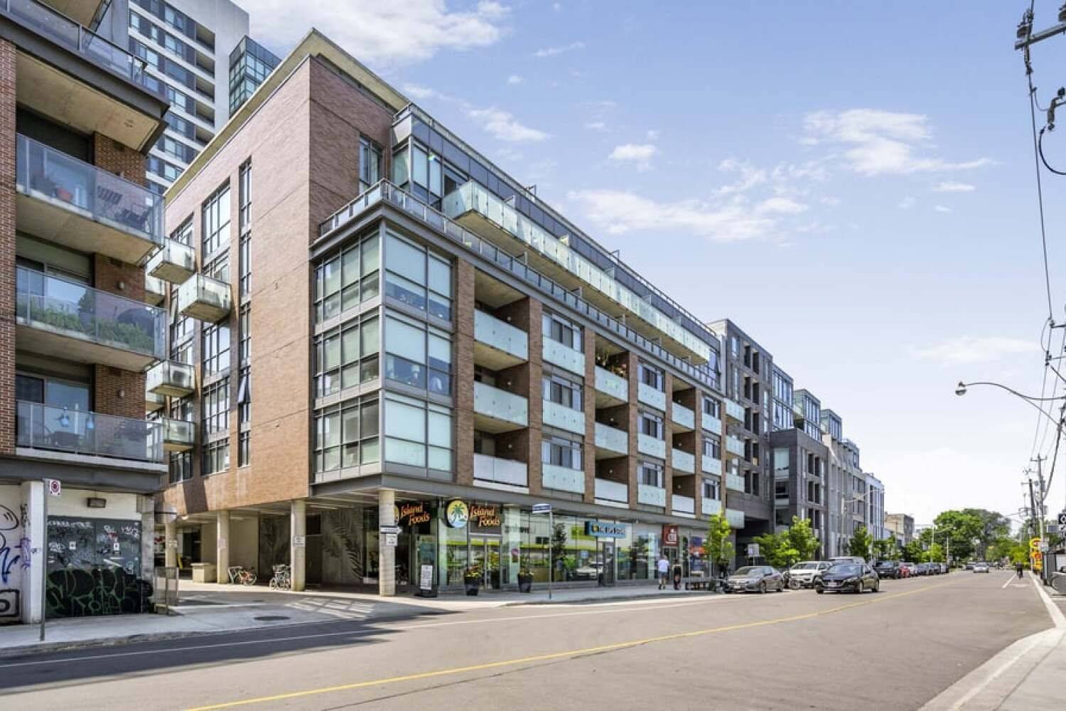 Toronto C01, ON M6J 0B3,8 Gladstone AVE #PH707