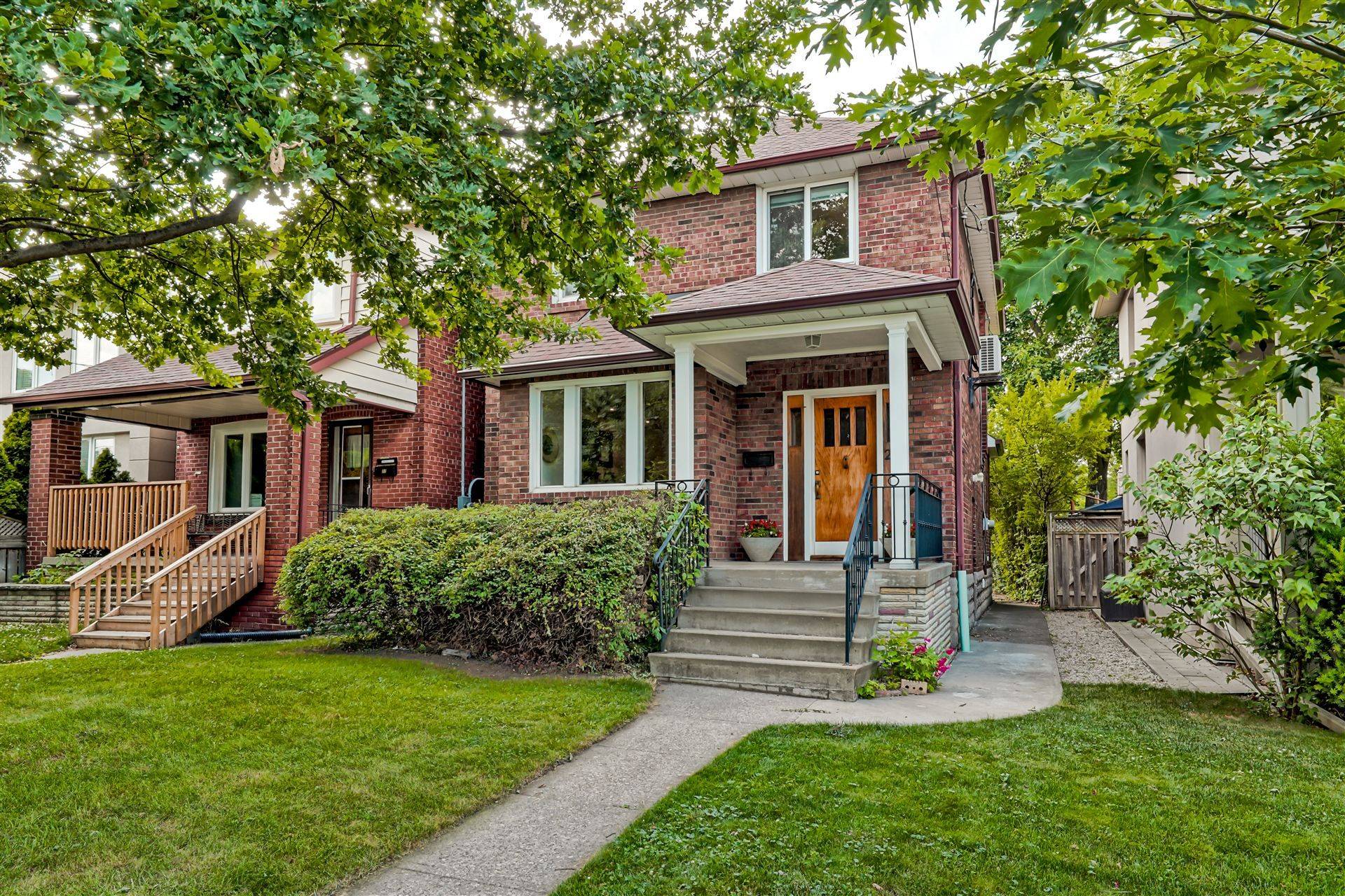 Toronto C04, ON M5M 1K6,20 Woburn AVE
