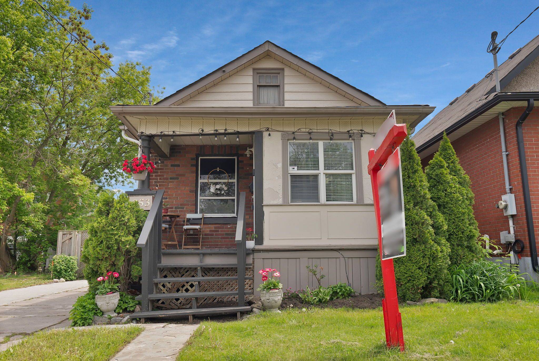 Oshawa, ON L1H 2P4,253 Olive AVE