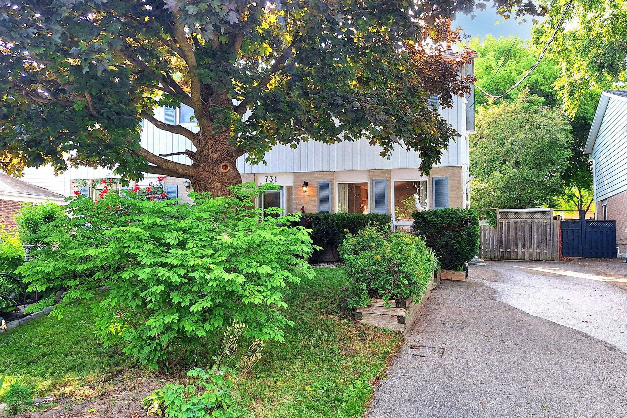 Newmarket, ON L3Y 3B2,731 Greenfield CRES