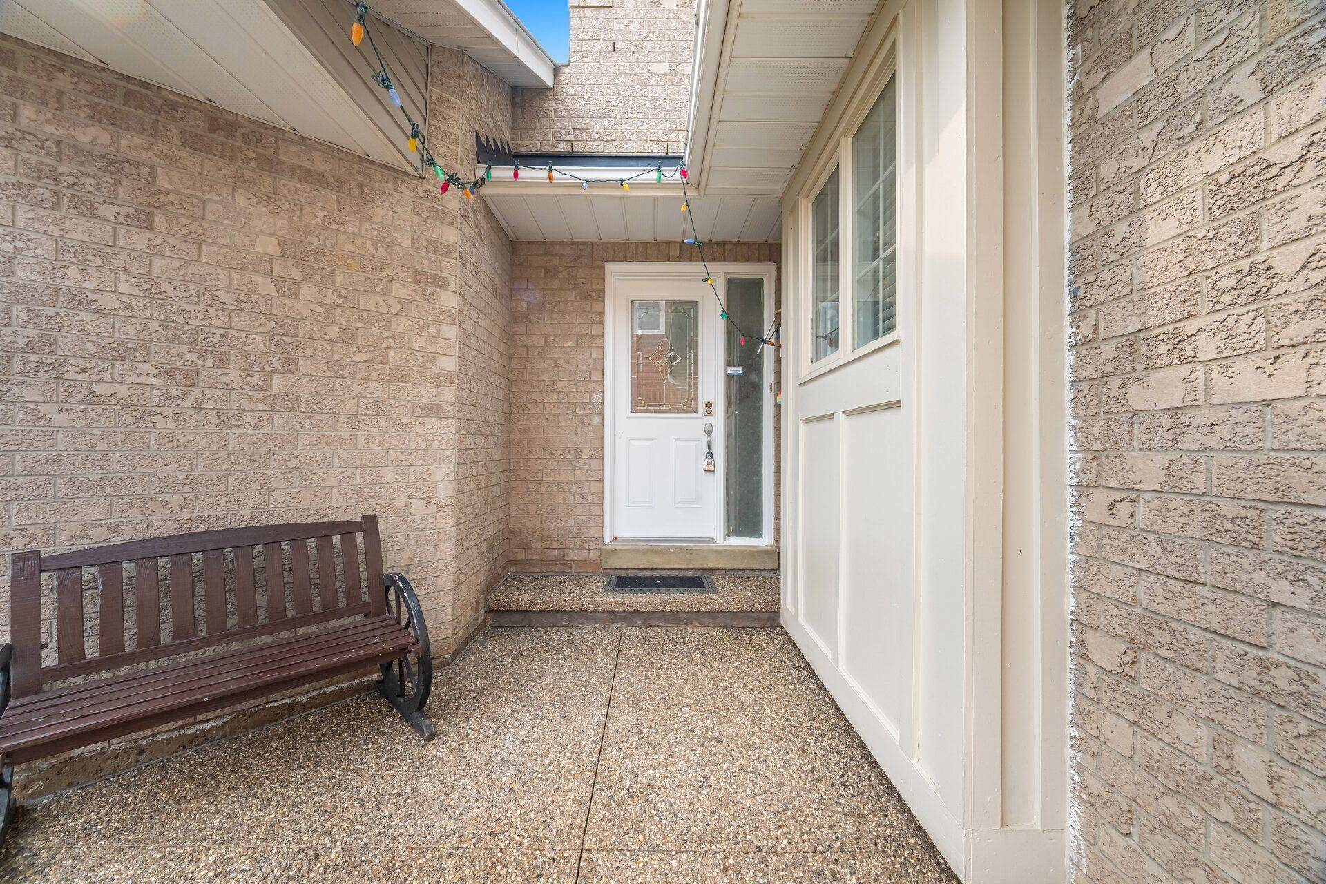 Brampton, ON L6Y 4T9,16 Vivians CRES