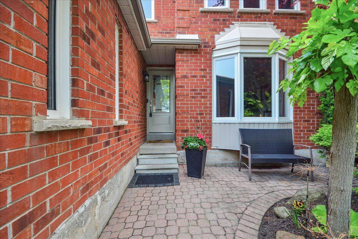 Mississauga, ON L5L 4P2,3677 Colonial DR