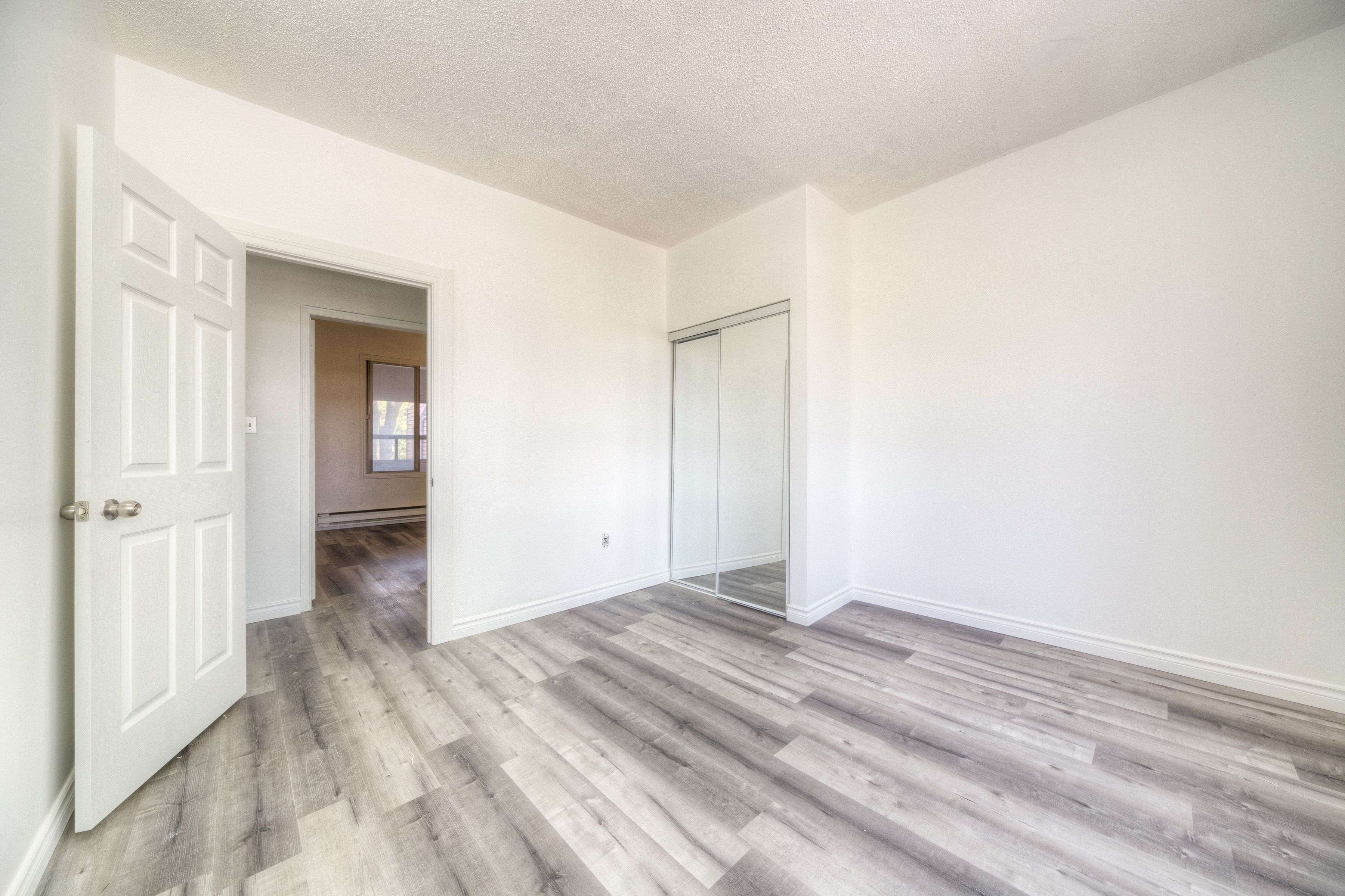 Toronto W01, ON M6K 2Y7,223 Jameson AVE #301