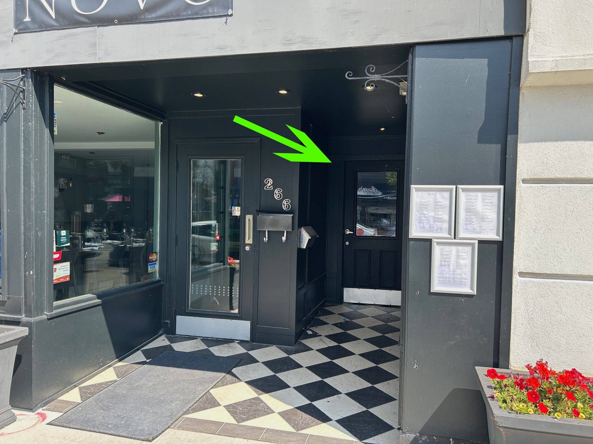 Oakville, ON L6J 1J1,266 Lakeshore RD E #1