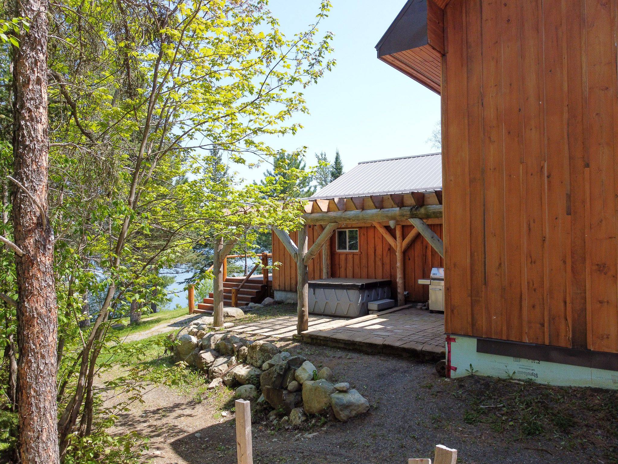 Temagami, ON P0H 2H0,59 White Bear CT
