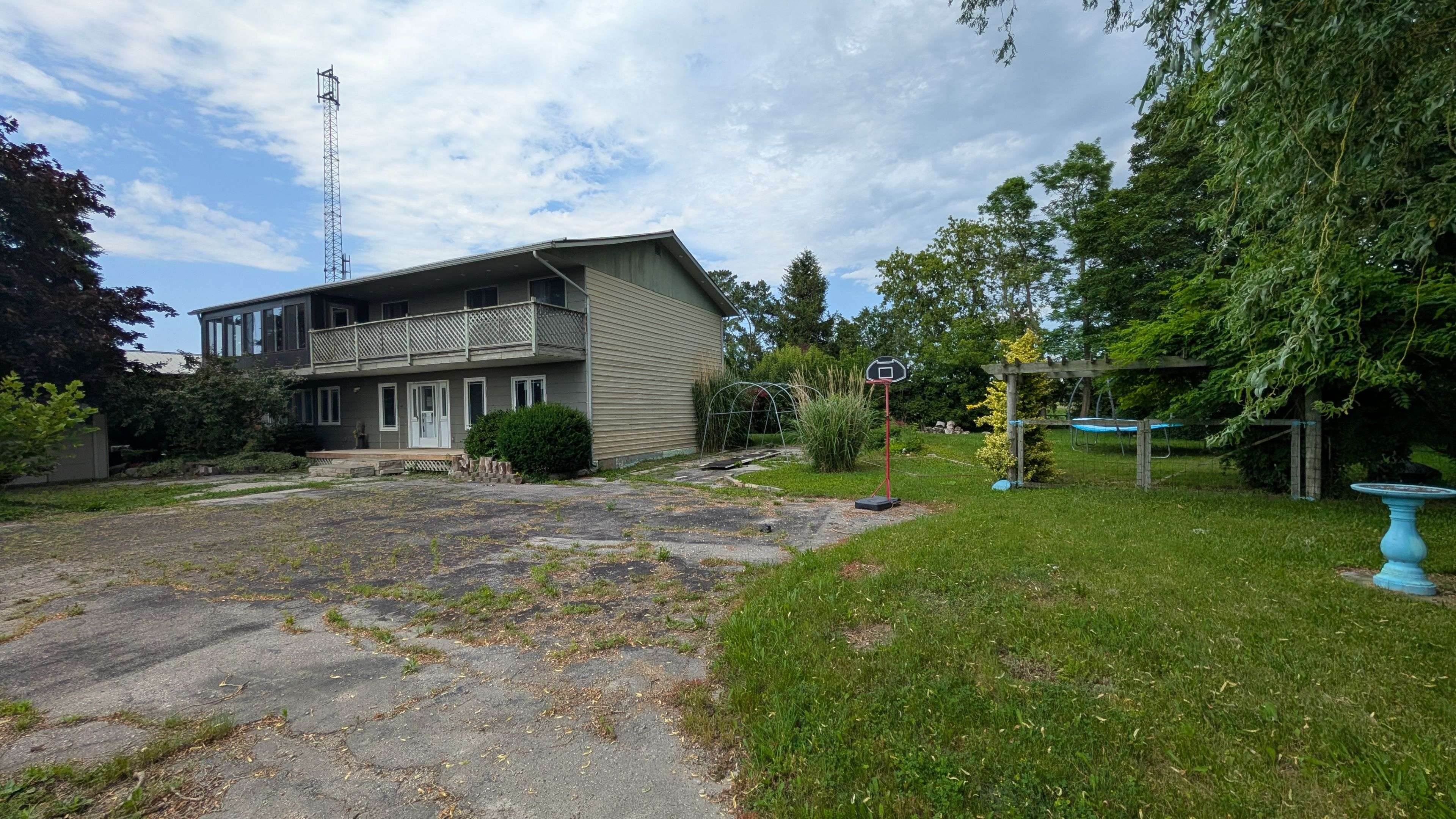 Bluewater, ON N0M 2T0,73612 Bluewater HWY