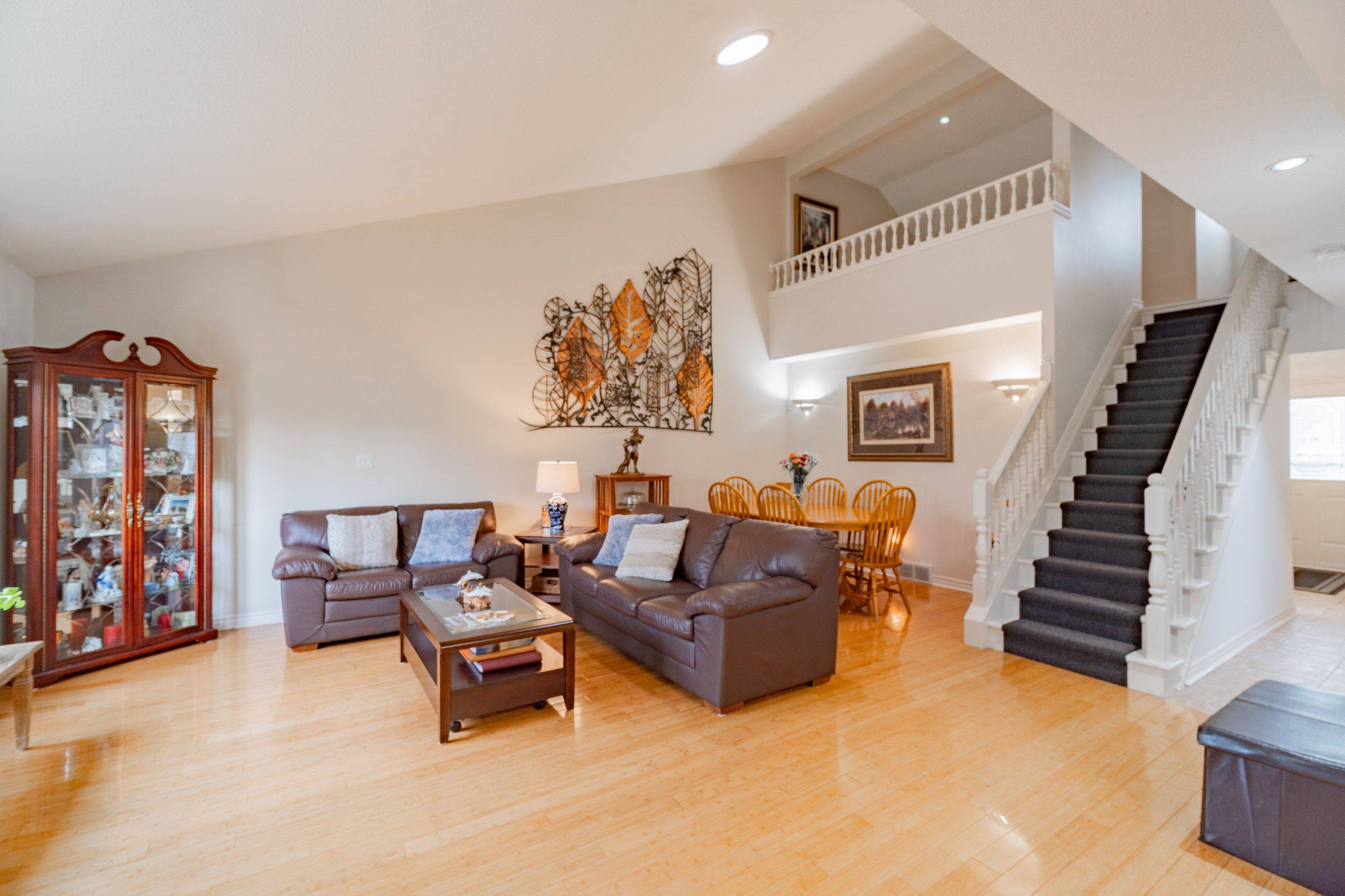 Niagara Falls, ON L2H 3C4,7370 Monastery DR #7