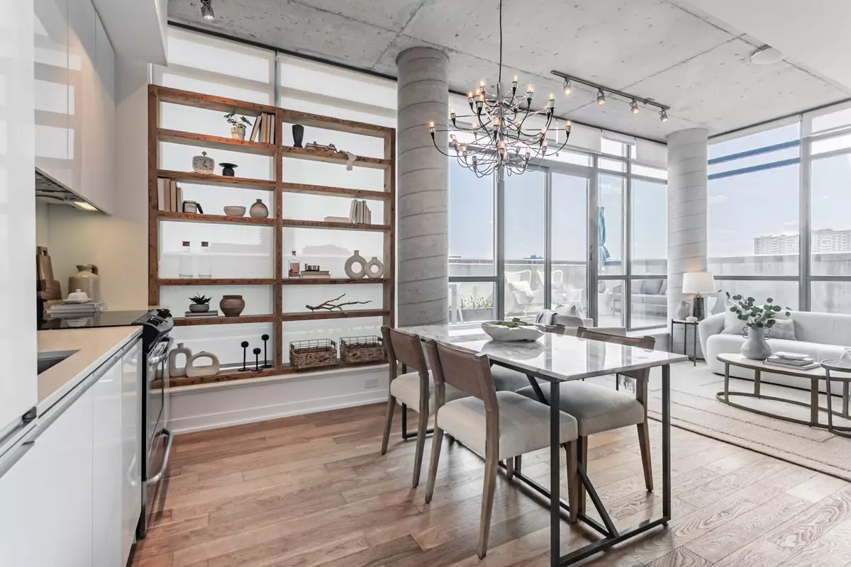Toronto C01, ON M6J 0B3,8 Gladstone AVE #PH707