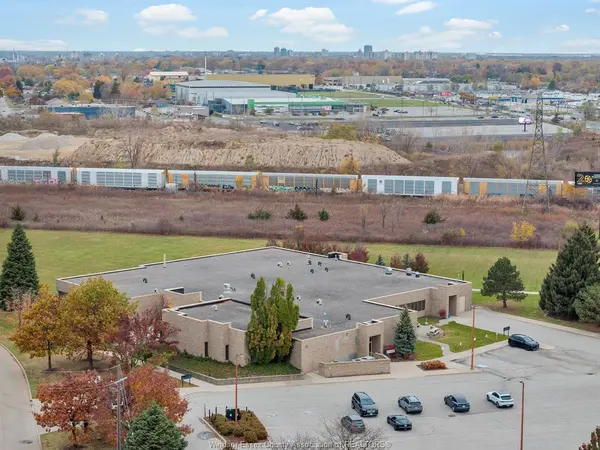 3000 TEMPLE Drive #200-B, Windsor, ON N8W 5J6