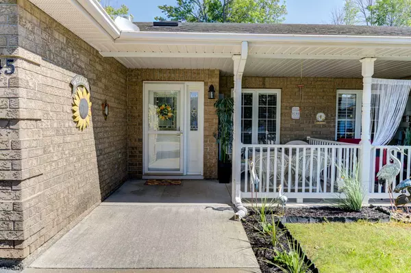 Wasaga Beach, ON L9Z 0A2,45 MEADOW LN