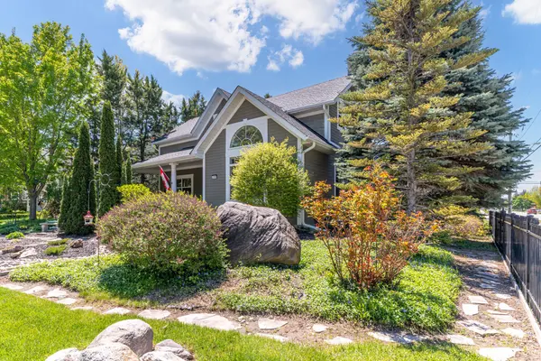 Collingwood, ON L9Y 3S5,210 Minnesota ST