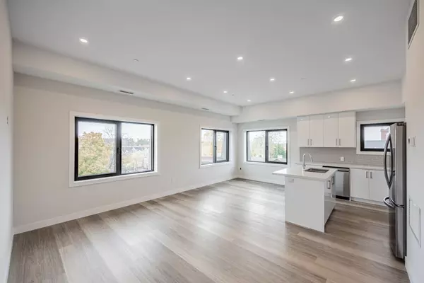 Mississauga, ON L5M 1K5,53 Queen ST S #301