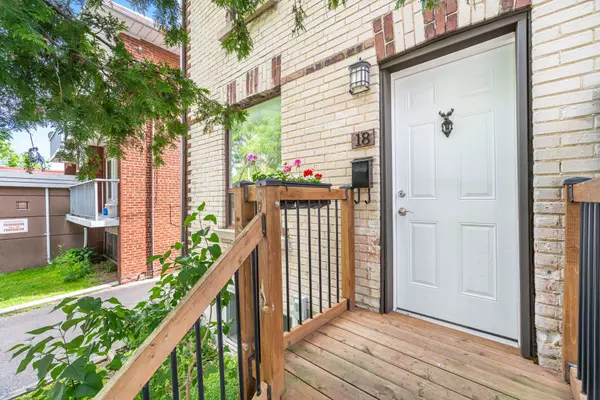 Toronto W01, ON M6S 3J2,18 Windermere AVE