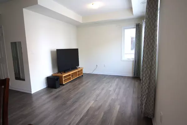 Brampton, ON L7A 5G9,250 Lagerfeld DR #16