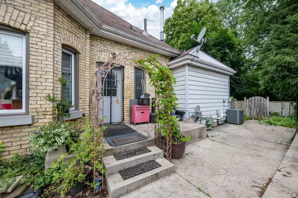 London North, ON N6H 1E1,129 Mount Pleasant AVE