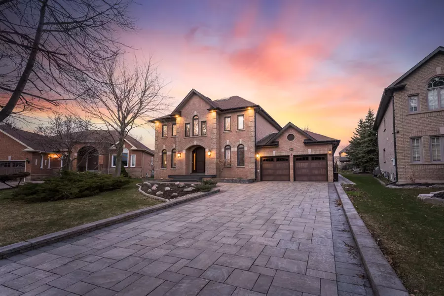 82 Harvester CRES, Vaughan, ON L4L 8Y1