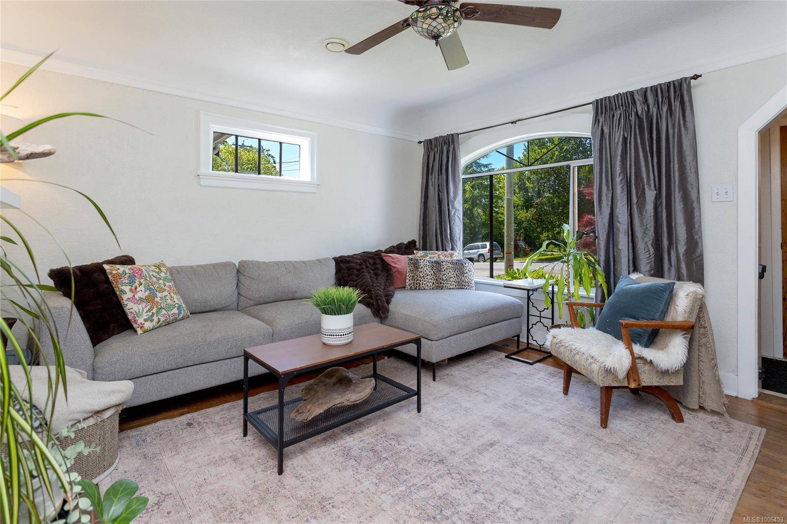Saanich, BC V9A 2K8,2833 Austin Ave