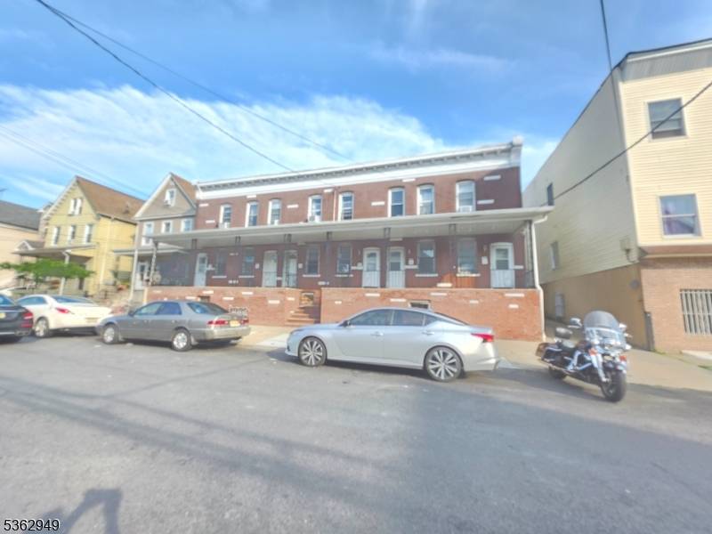 Elizabeth City, NJ 07202,32 Spencer St