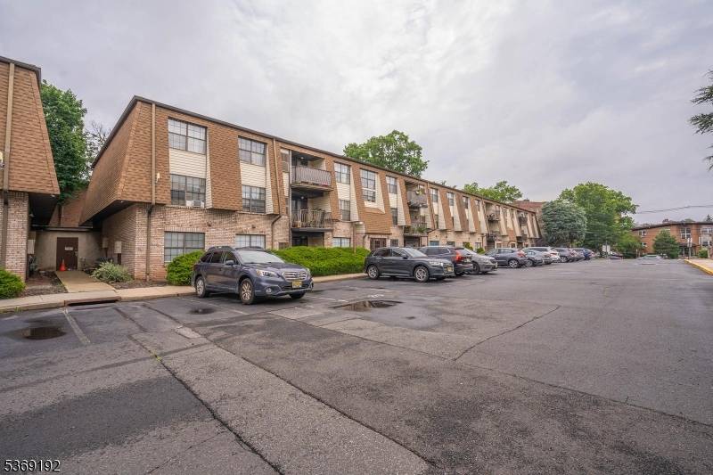 668 N Broad St #A16, Elizabeth City, NJ 07208