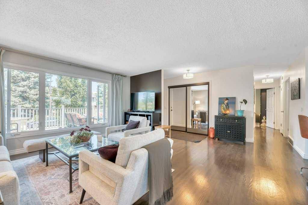 Calgary, AB T2K 4E1,219 Huntcroft RD Northeast