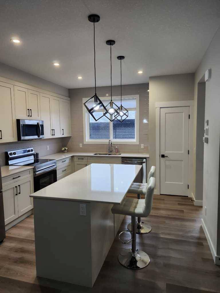Calgary, AB T2X5B8,24 Silverton Glen GN Southwest