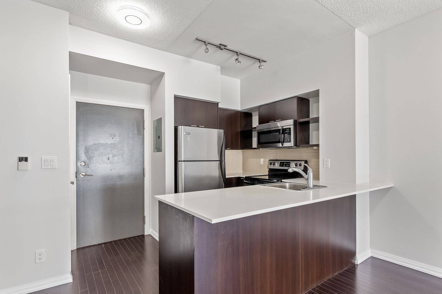 Toronto C08, ON M4Y 3C3,35 Hayden ST #1409
