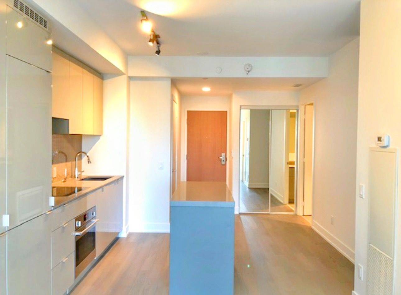Toronto C01, ON M4Y 0E9,7 Grenville ST #1606