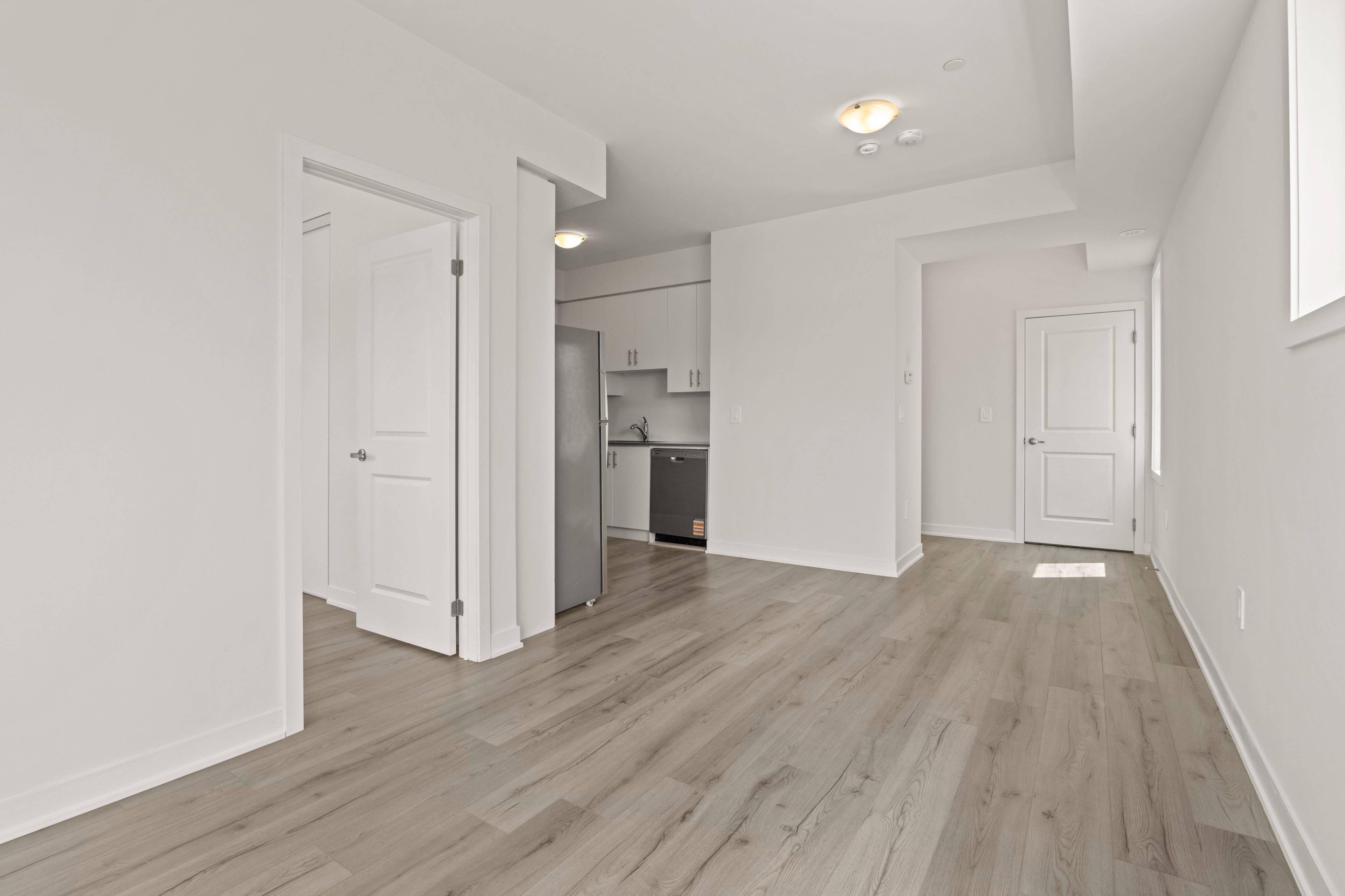 Pickering, ON L1V 2P8,1695 Dersan ST #120