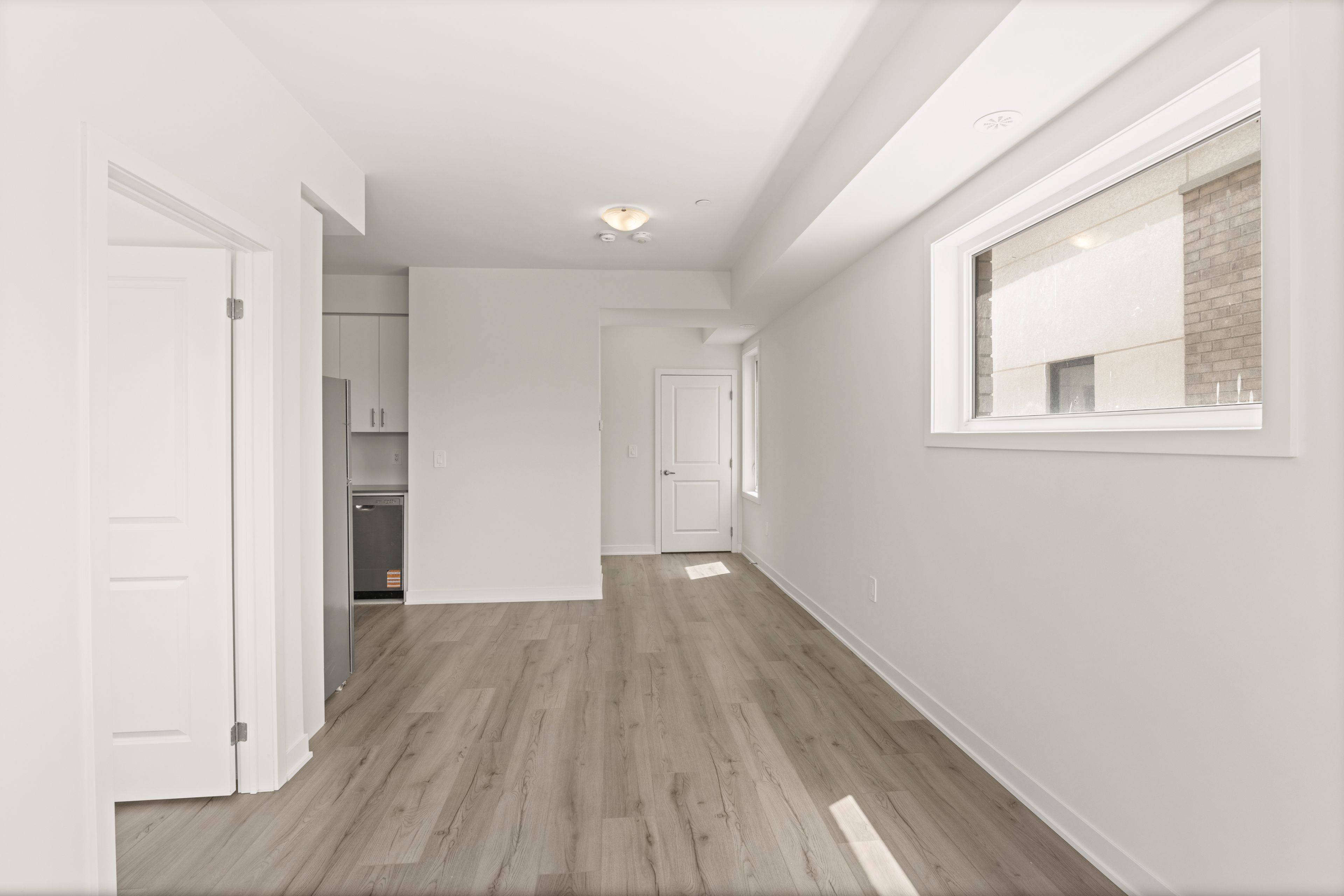 Pickering, ON L1V 2P8,1695 Dersan ST #120
