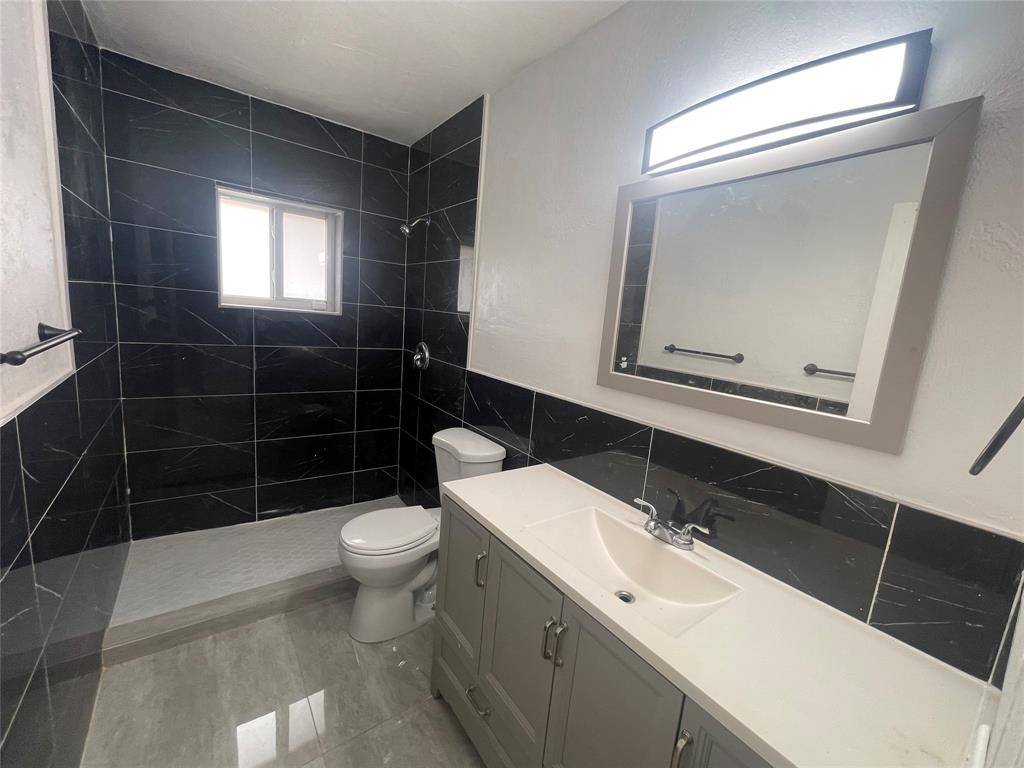 Tamarac, FL 33321,7902 NW 70th Ct #7902