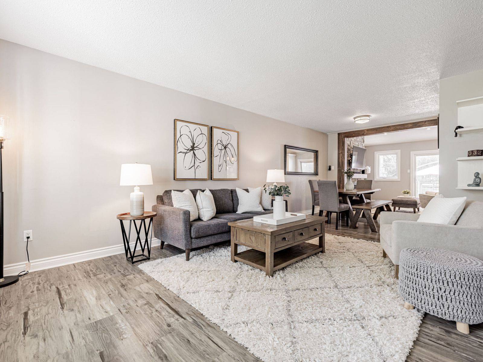Newmarket, ON L3Y 5M4,235 Robinson DR
