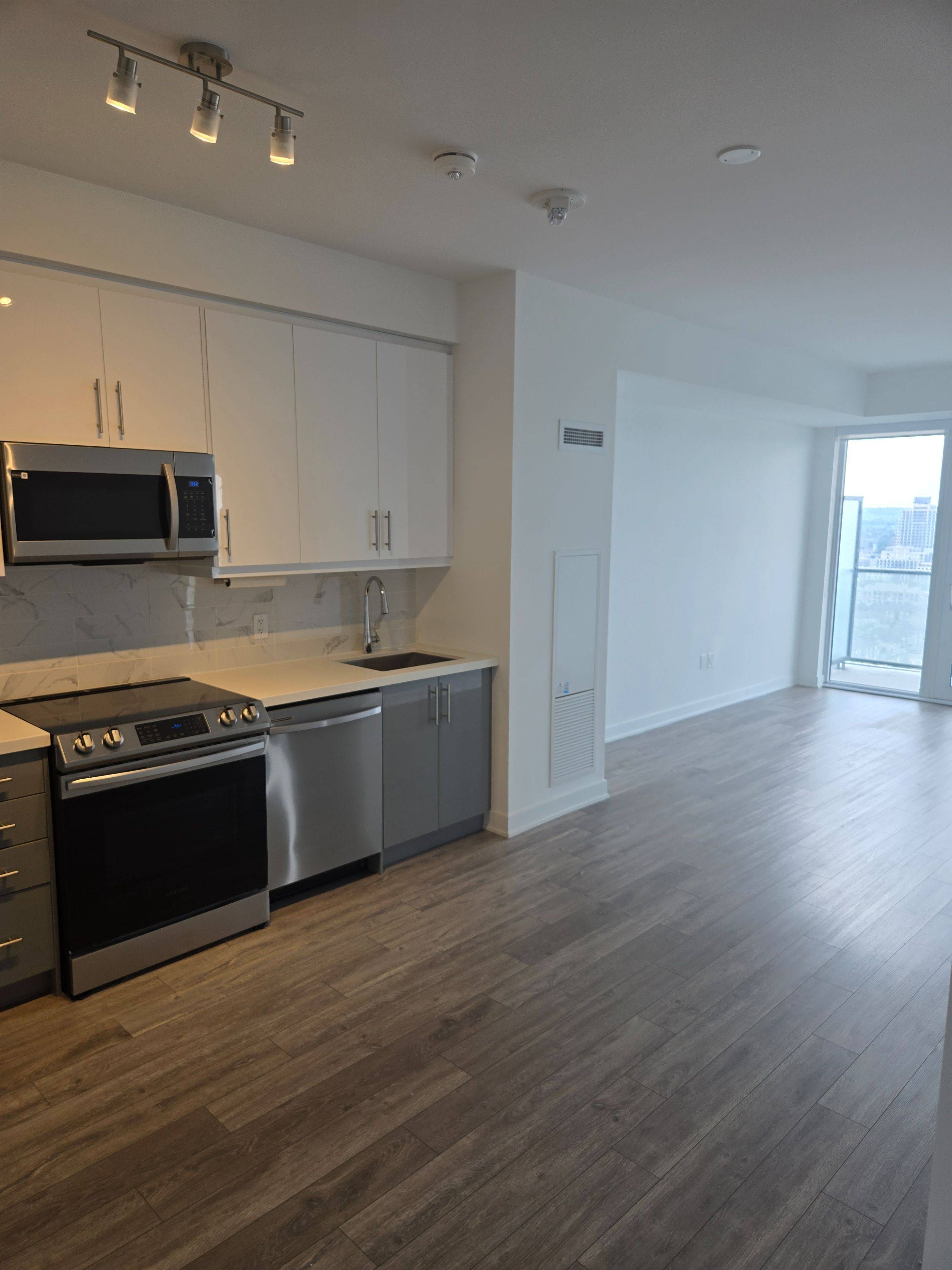 Richmond Hill, ON L4B 0H6,105 Oneida CRES #2605