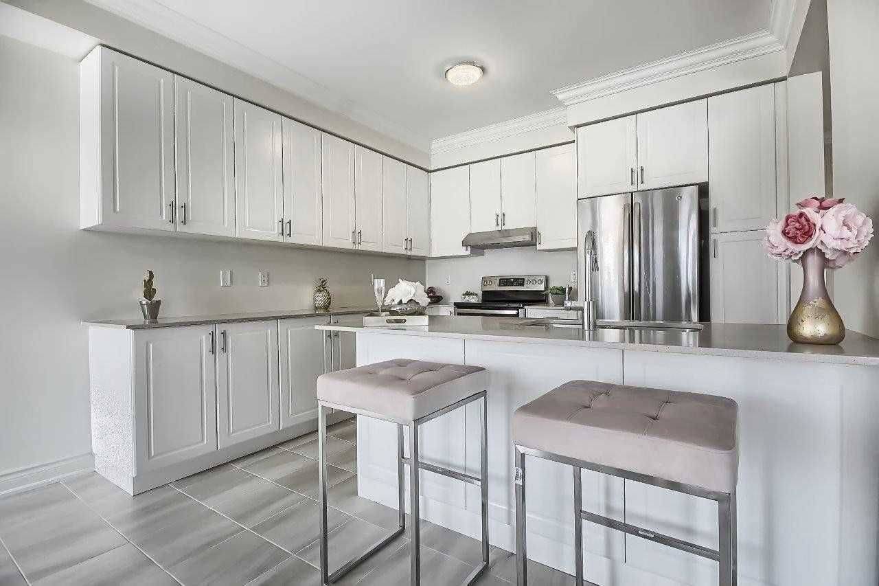 East Gwillimbury, ON L9N 0T4,14 Yarrow LN