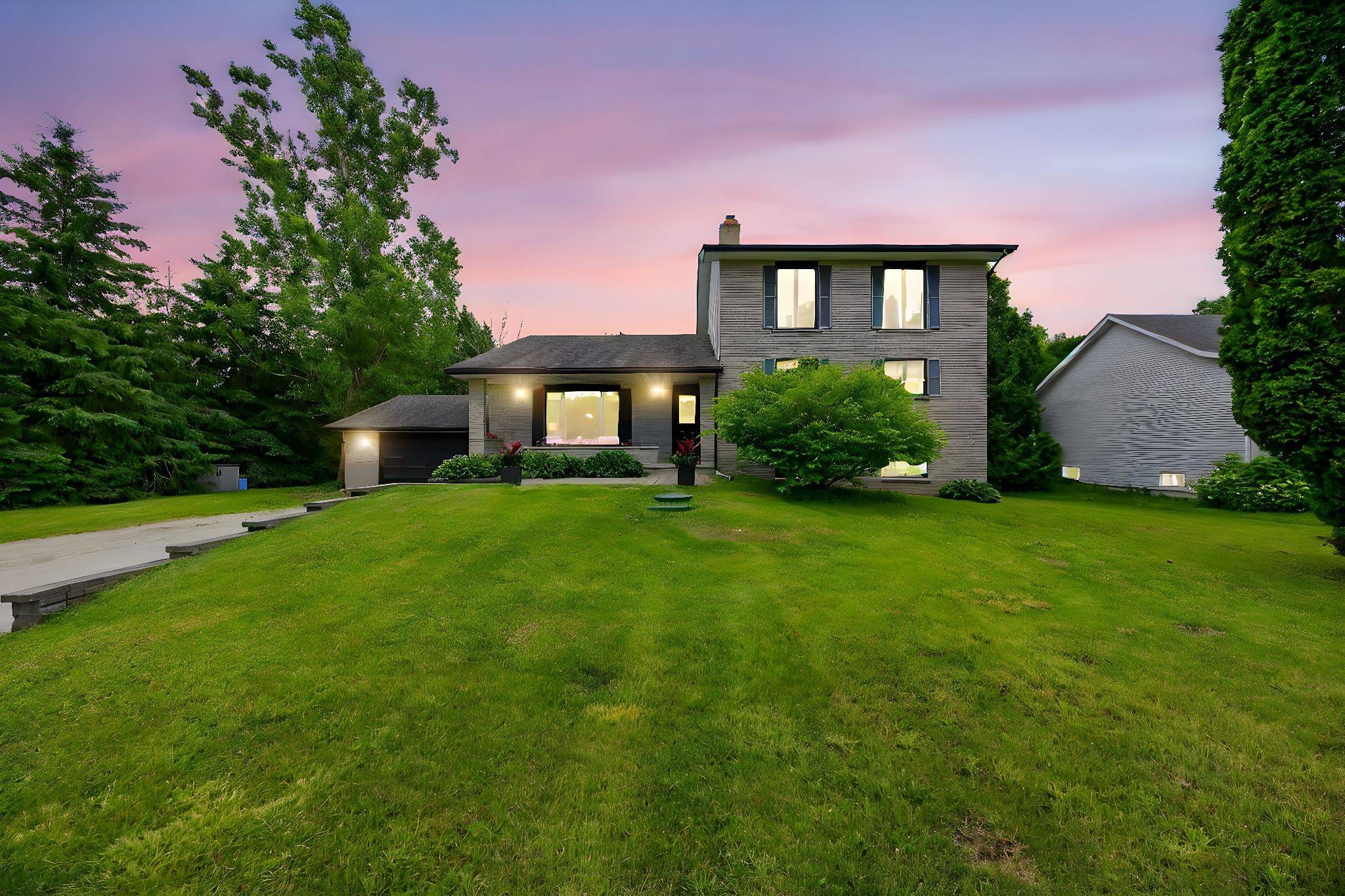 Clearview, ON L0M 1G0,79 Caroline ST W