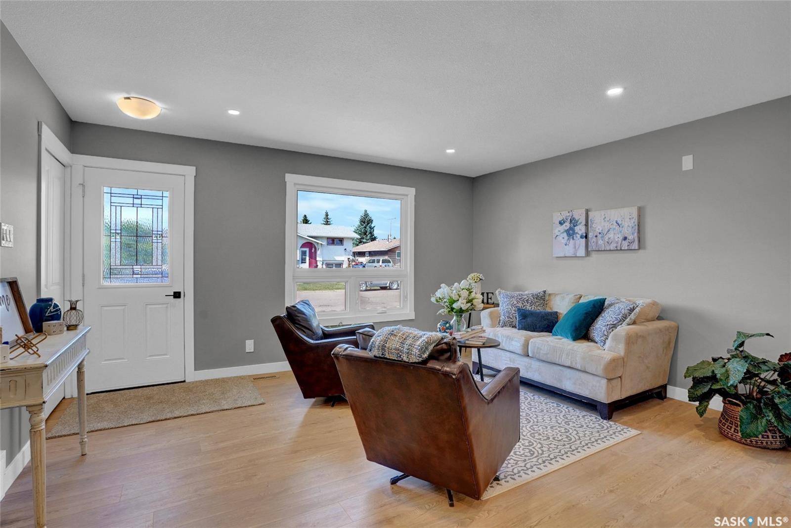 Moose Jaw, SK S6H 7B3,1511 Glendale STREET