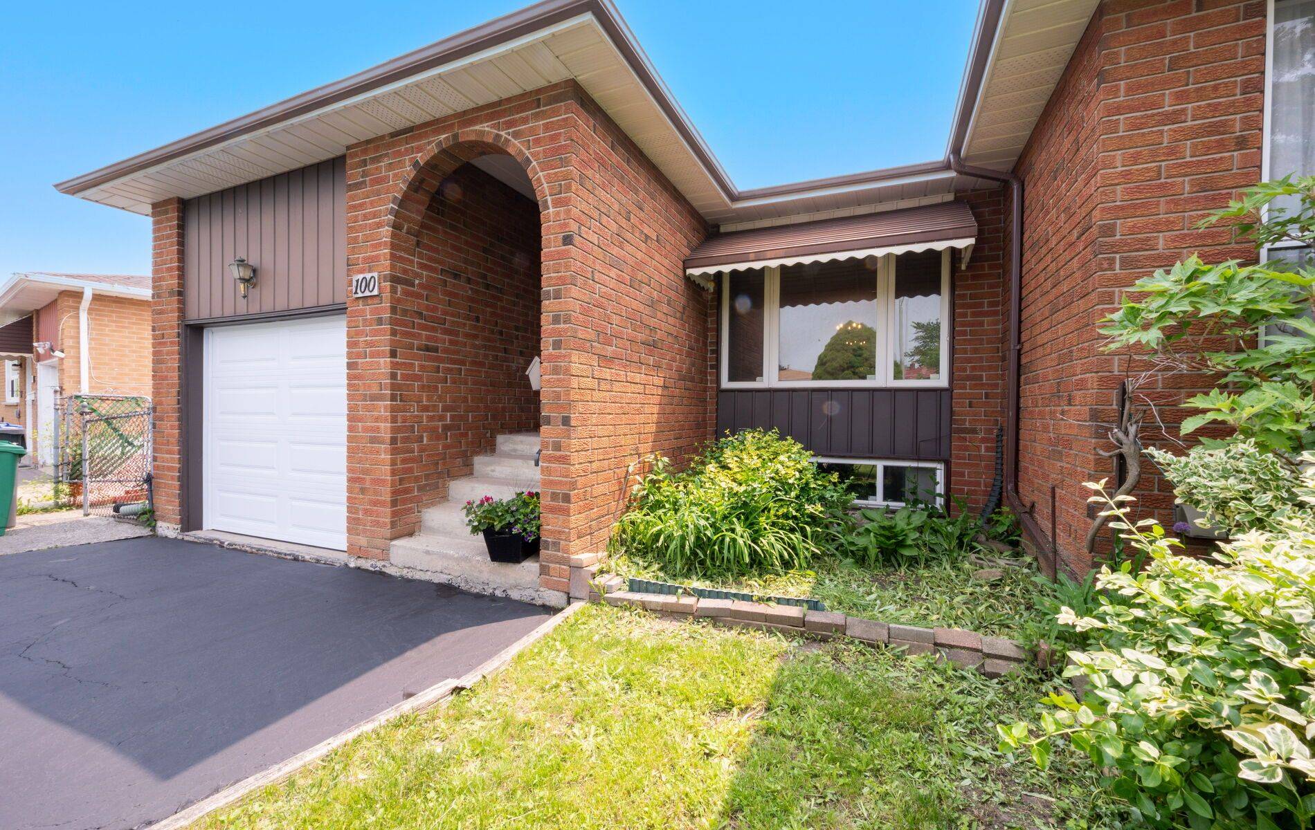 Brampton, ON L6S 3C5,100 Madison ST
