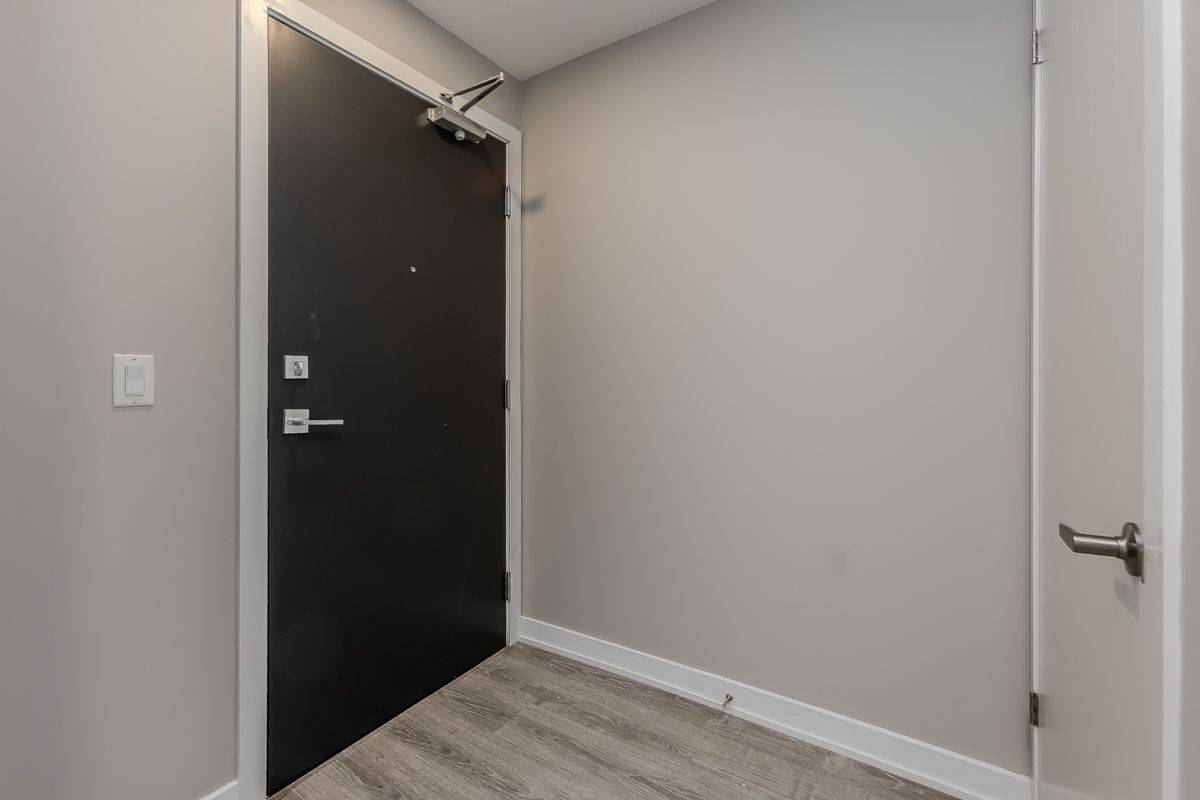 Burlington, ON L7R 0J7,5260 Dundas ST #C320
