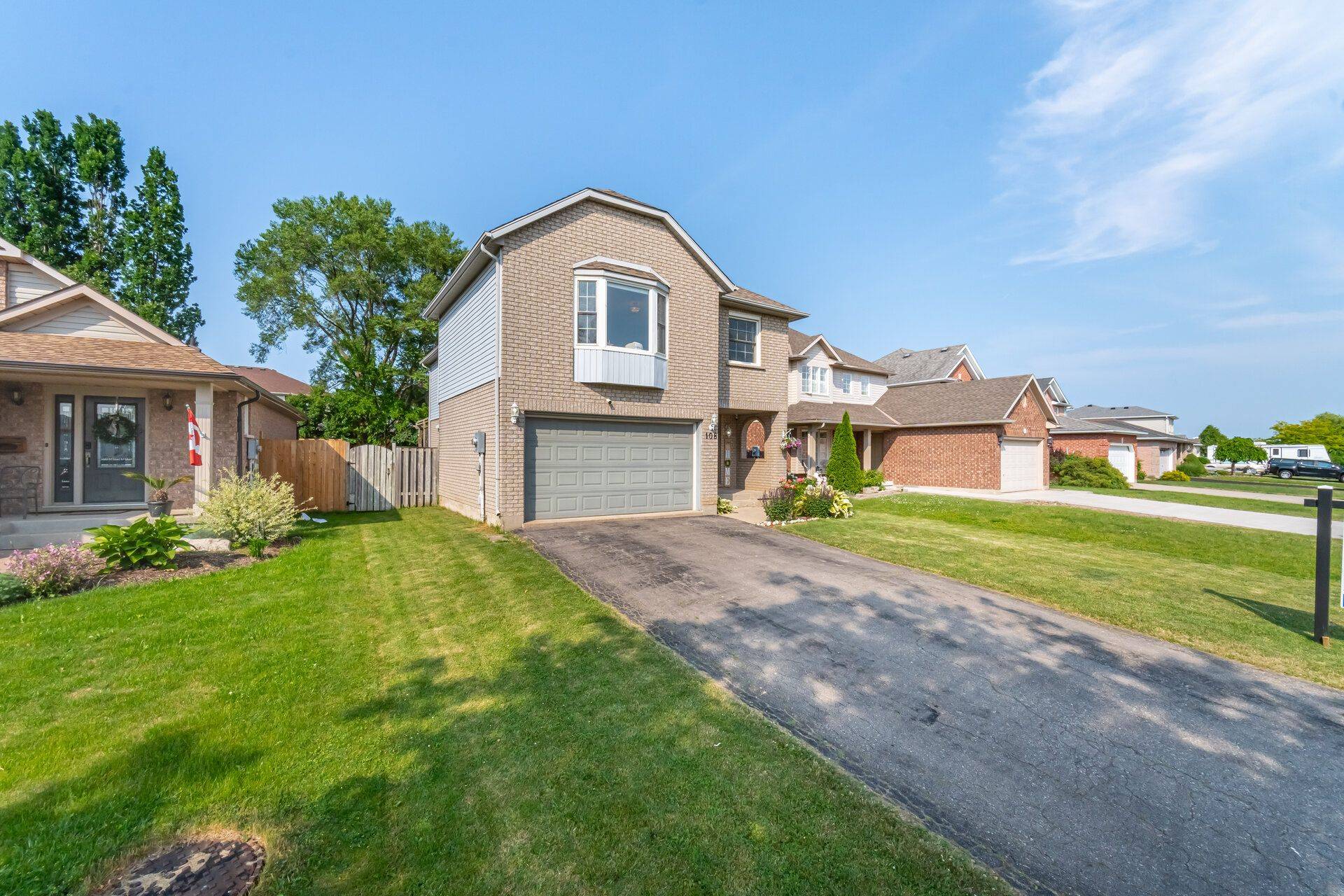 Thorold, ON L2V 5A6,108 Confederation AVE