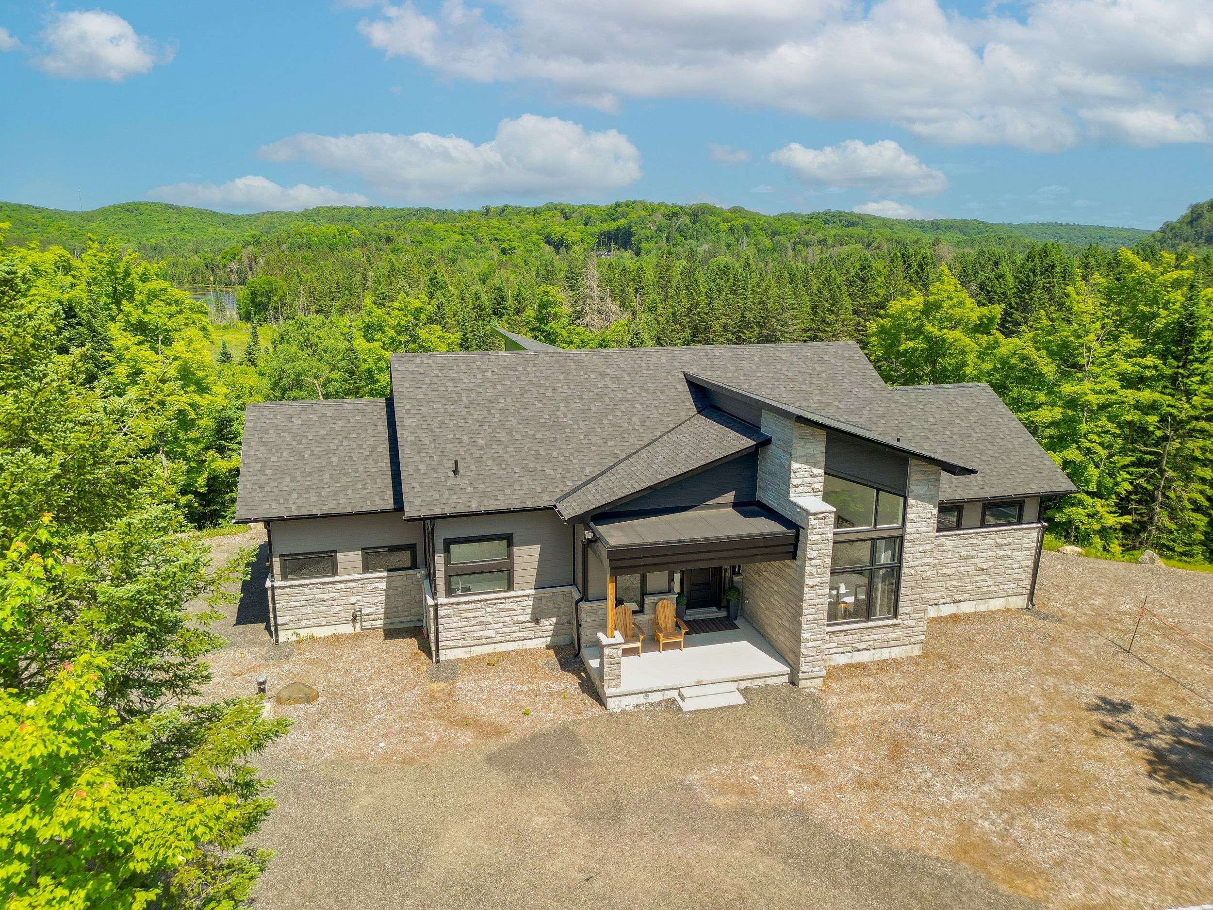 Lake Of Bays, ON P1H 0K1,1006 Fallingbrook CT