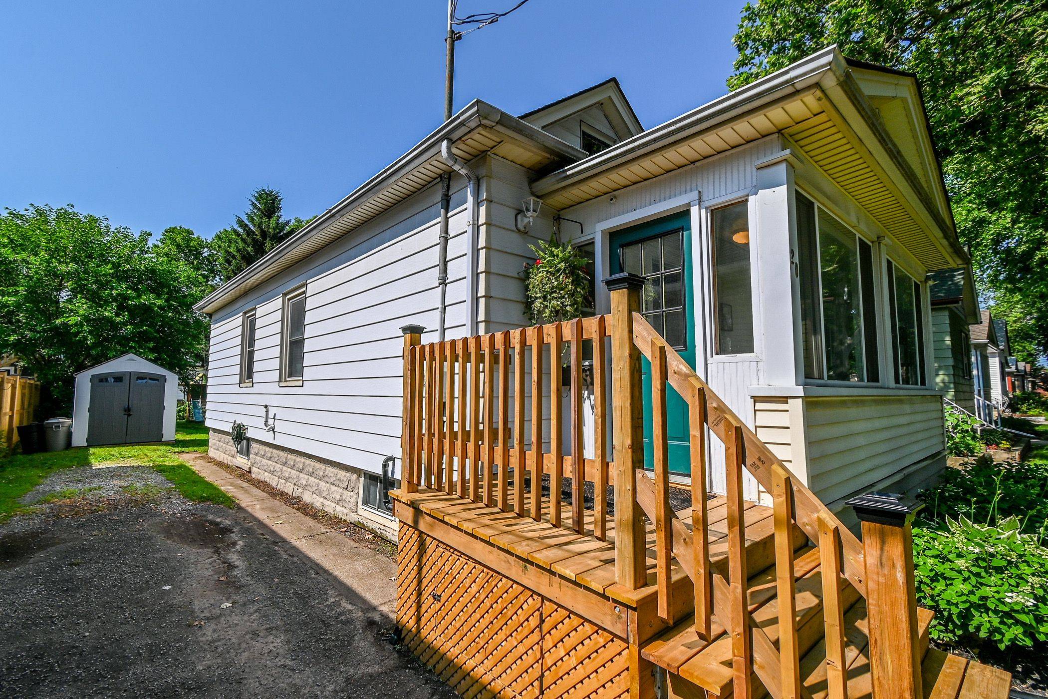 St. Catharines, ON L2R 1H5,20 Linden ST