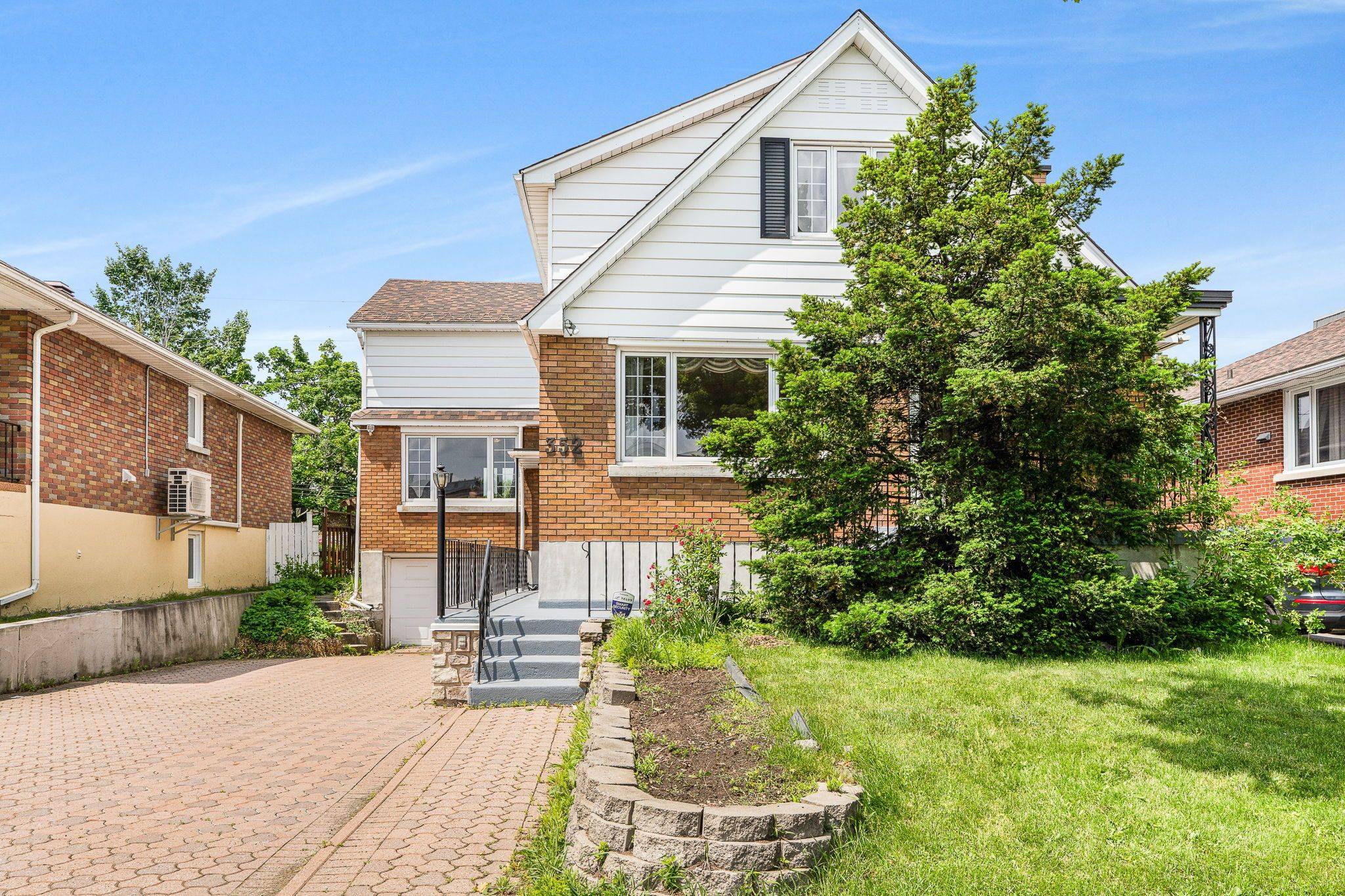 Vanier And Kingsview Park, ON K1L 7A9,352 Lacasse AVE