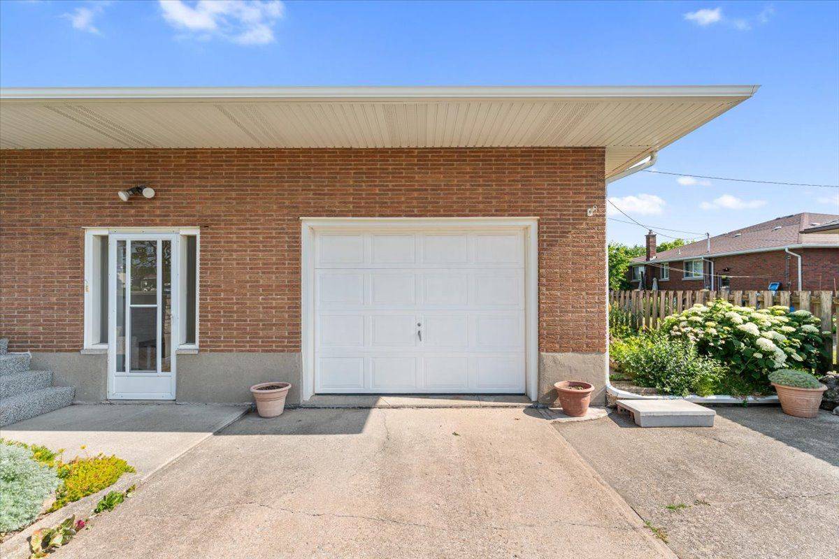 Thorold, ON L2V 3C2,160 ELGIN ST