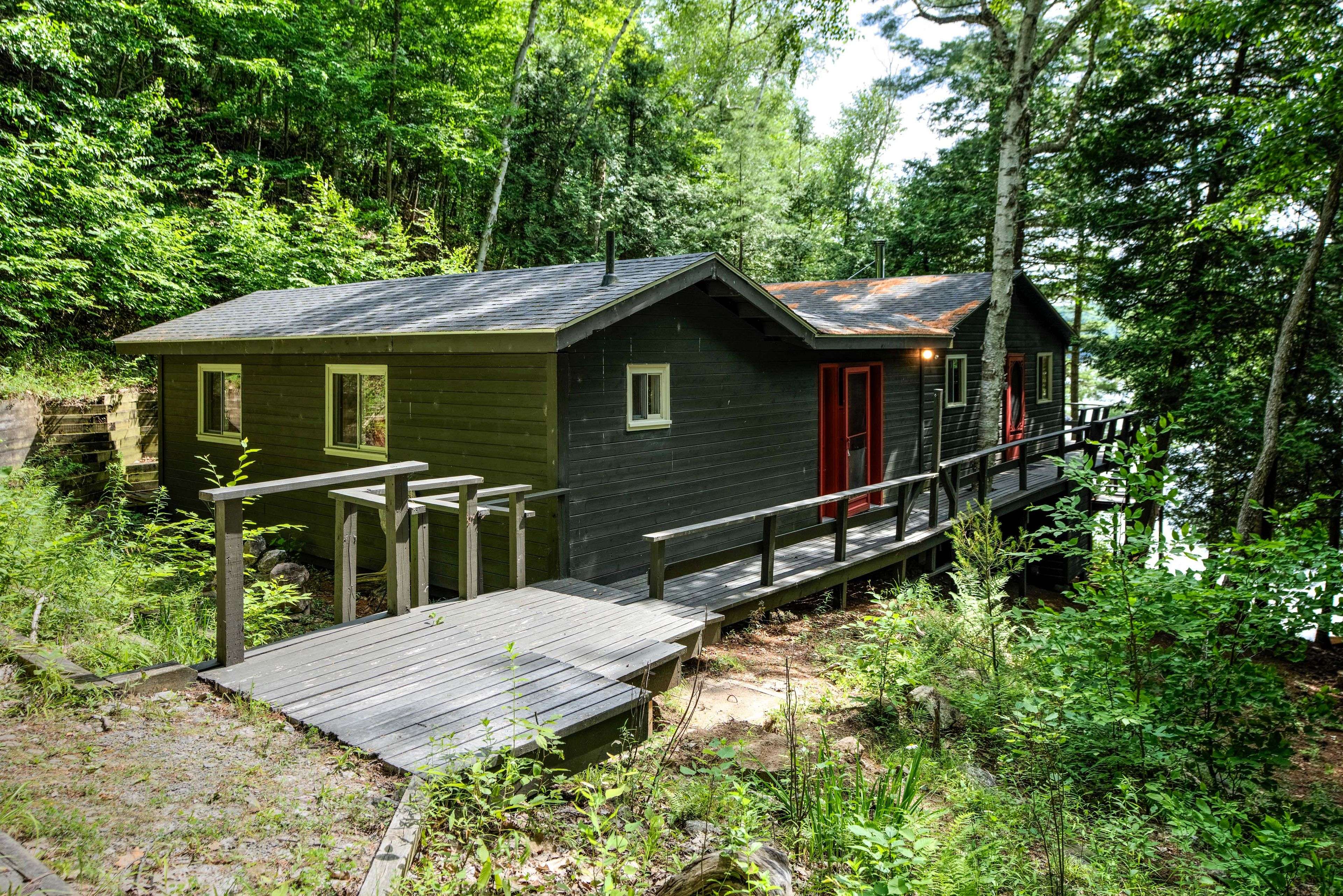 Frontenac, ON K0H 2L0,39 Shoal LN