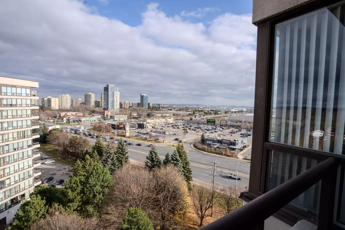 Brampton, ON L6S 5Y4,12 Laurelcrest ST #1112