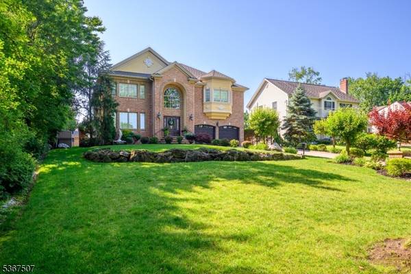 5 Acken Dr, Clark Twp., NJ 07066