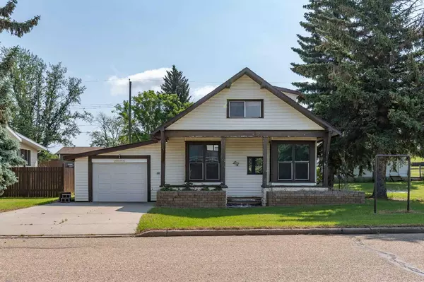 5030 48 ST, Sedgewick, AB T0B 4C0