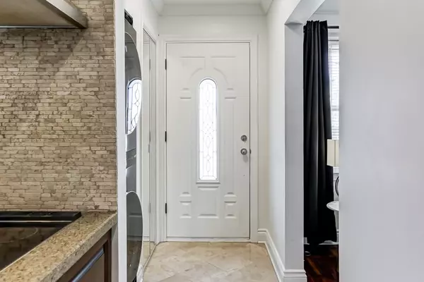 Toronto E04, ON M1L 2S8,63 DELWOOD DR